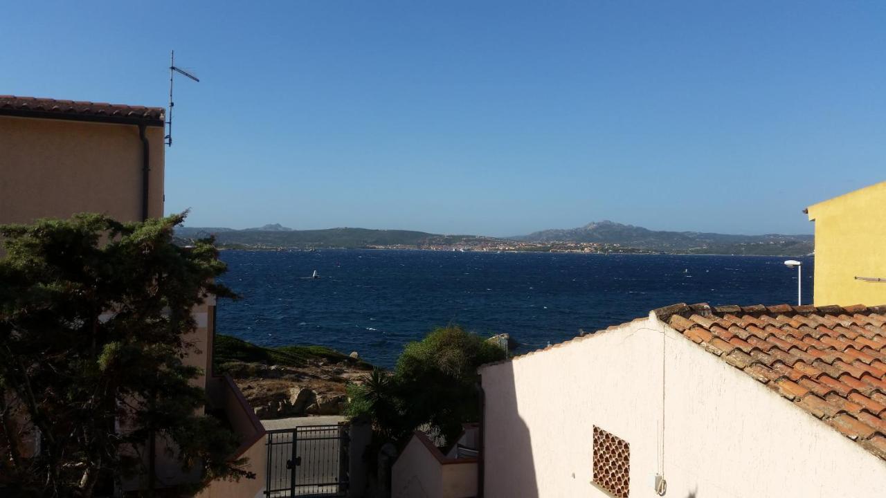 Casa Vacanze A Pochi Passi Dal Mare La Maddalena  Exterior photo