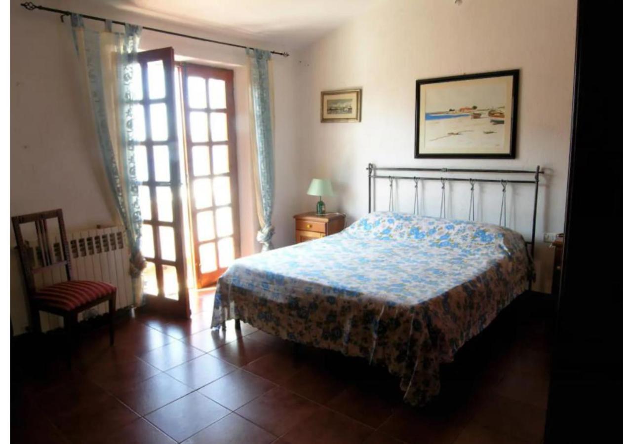 Casa Vacanze A Pochi Passi Dal Mare La Maddalena  Exterior photo